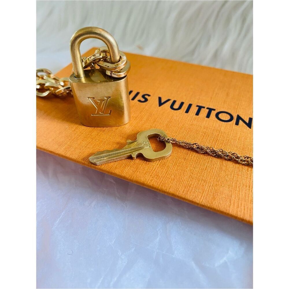 🛍️Louis Vuitton Authentic Working Lock & Key On Non Branded Chains & Box